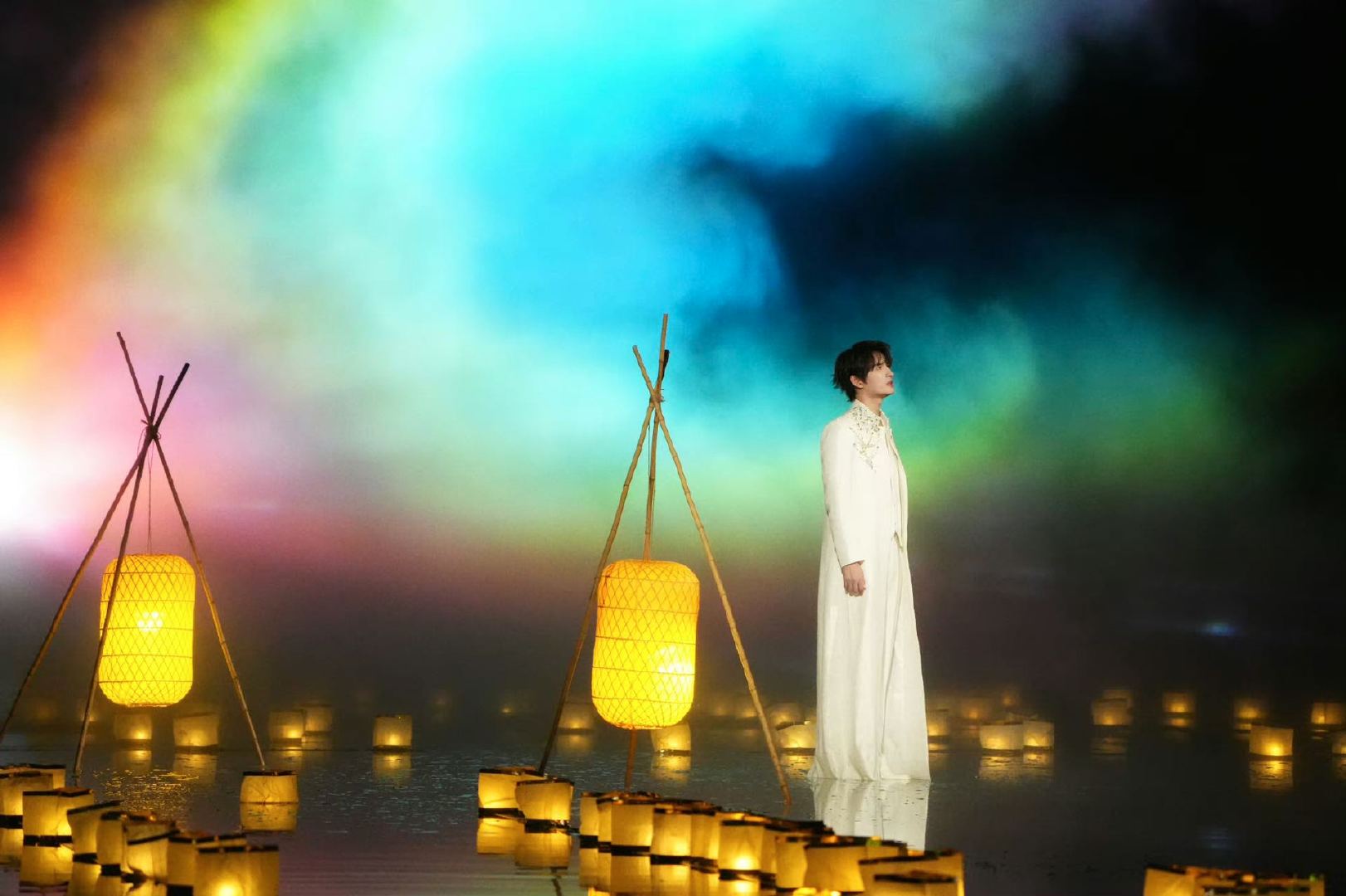 #张远舞台粉很安心# 的舞台总是那么让人放心，无论是深情还是动感，《我们的歌》上