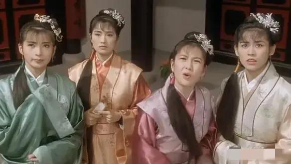 52岁“冬香”温翠苹，被三婚老公狂踹5脚，街头痛哭不止，哭声凄楚哀怨，在路人及警