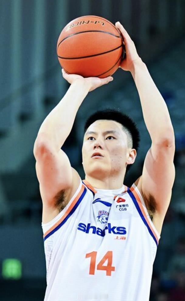 2026CBA全明星周末 再分享一下全明星球员产生的规则：首发为投票，3前场、2