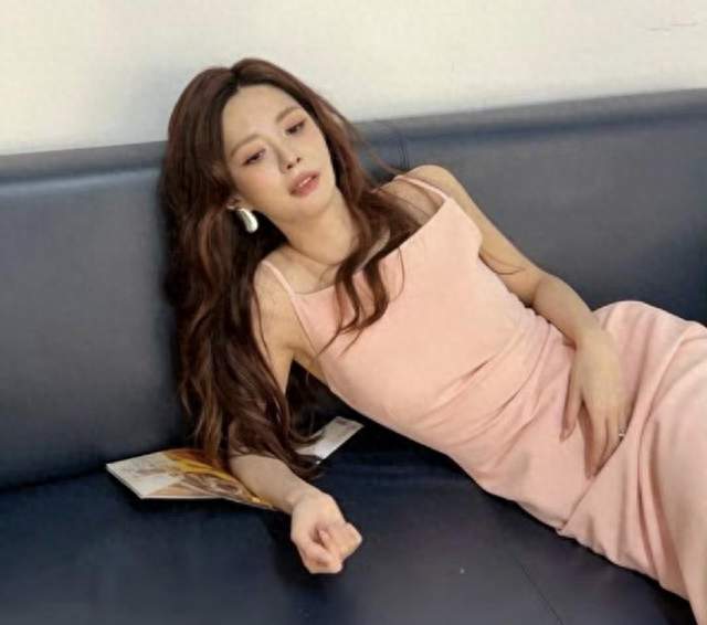 沈梦辰录完节目后崩溃瘫倒，背后真相让人心疼