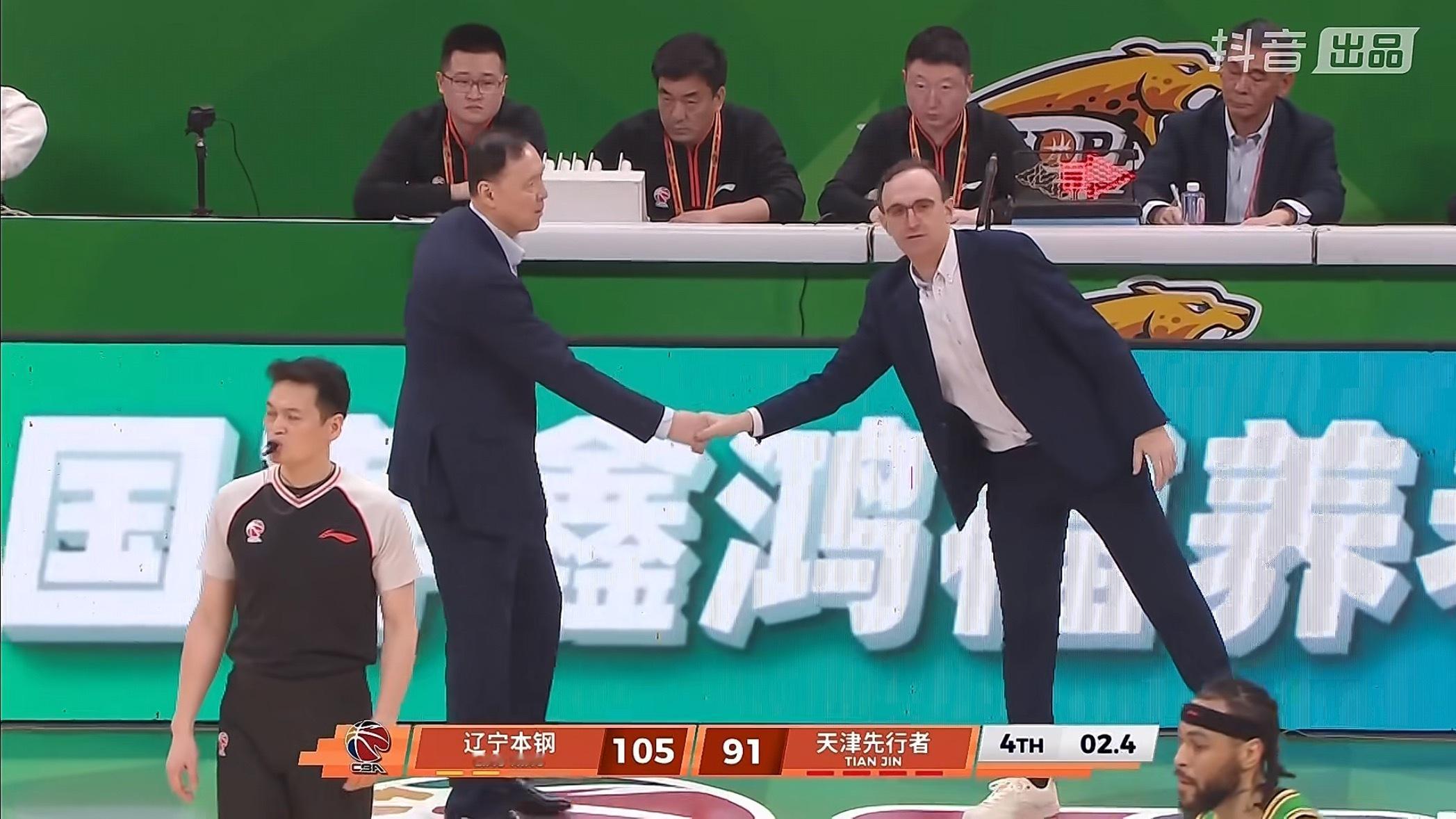 辽宁队主场战胜天津辽宁男篮vs天津男篮辽宁男篮