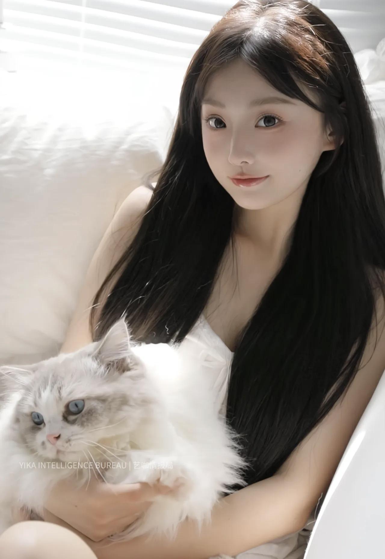 温柔少女与毛茸茸猫咪的温馨时光🌟女人最耐看的长相是什么样的 模特的曼妙身材，摄