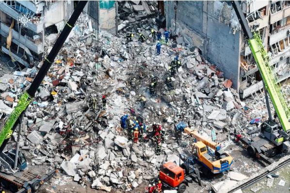 图文：乌军上校：俄军用1500架无人机袭击乌克兰是借特朗普访华之际展示实力向美施