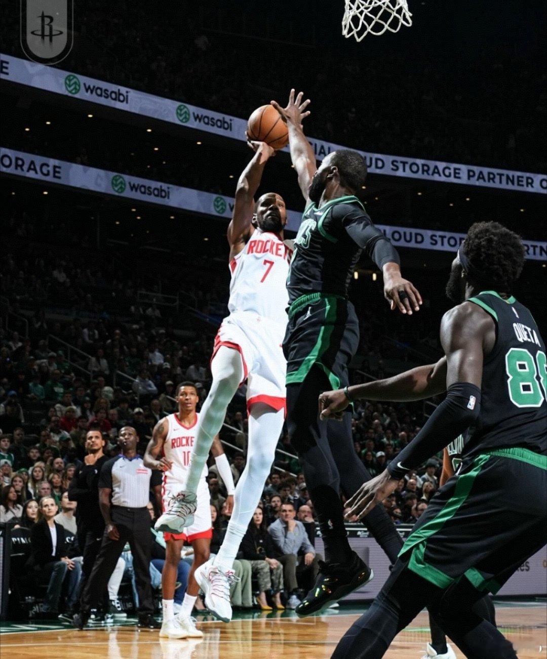 阿杜全场：26分4篮板2抢断投篮11中8三分3中2+21正负值真实命中率86.9