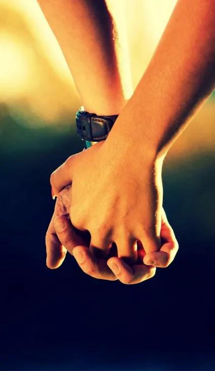 人到晚年方知：老伴，才是此生最大的依靠

等到垂垂老矣、卧病在床、需要人贴身照料