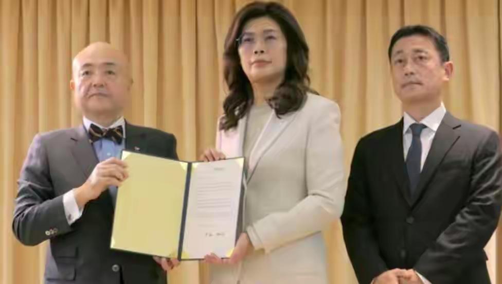 国民党主席郑丽文紧随赖清德，萧美琴，卓荣泰，卢秀燕之后向日本熊本灾区捐款新台币1
