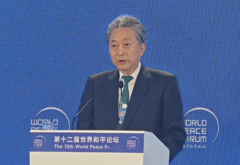 日本还是有明白人！
【观察者网】鸠山由纪夫：日本站错队了，应该联中抗美，防止世界