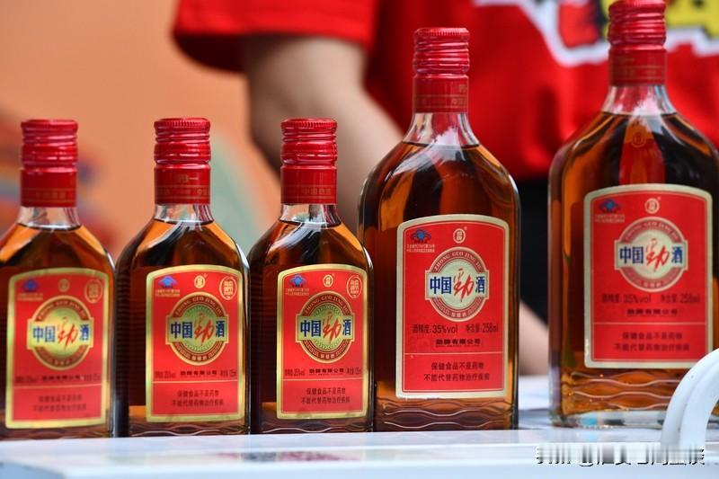 劲酒如何成了年轻女性的神仙劲酒养生酒 曾是父辈酒柜标配的劲酒，摇身一变成了年轻女