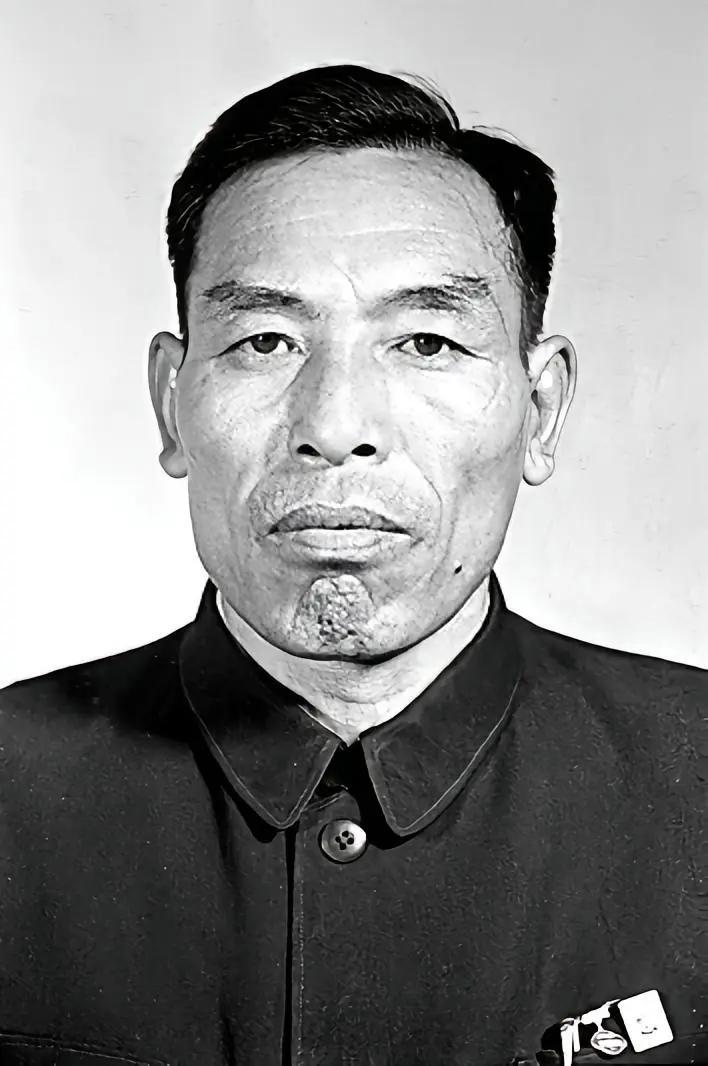 1933年，马永顺背井离乡“闯关东”，来到当时被称为“绿色监狱”的东北林区谋生；