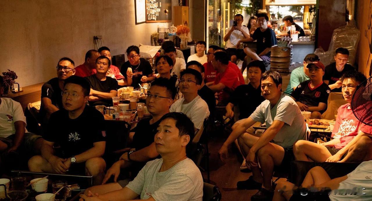 为更好的城市而战 把冠军留在成都！红色成都队