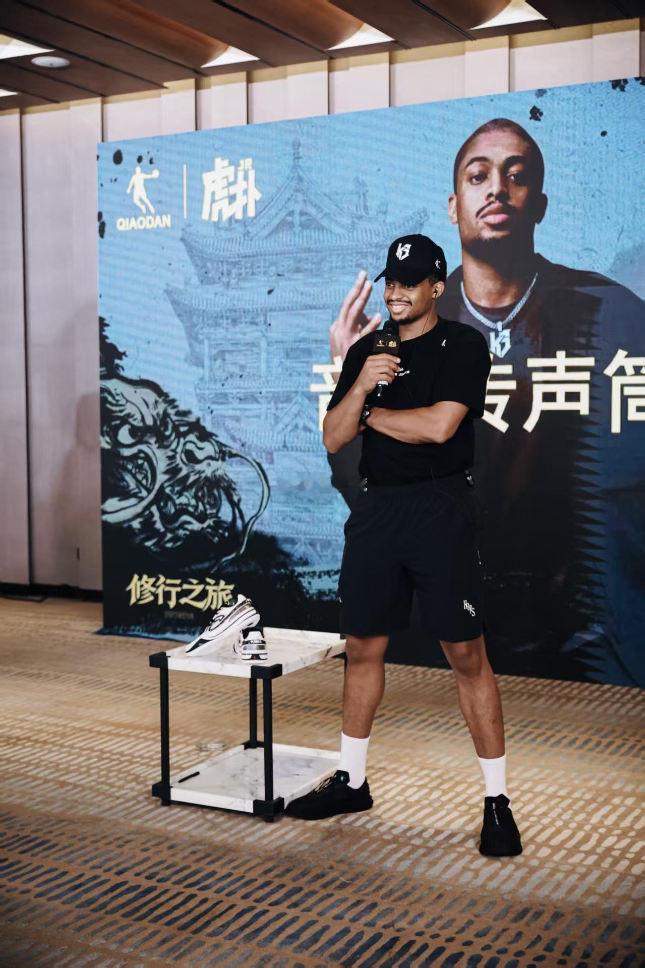 期待住了，KJ的3D打印球鞋，看上去科技感满满，实战一定有完全不一样的体验💪凯