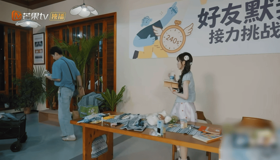 田曦薇说胡老师不要我了 小田的综艺感真的天生自带！一句随口“吐槽”又萌又有梗，轻