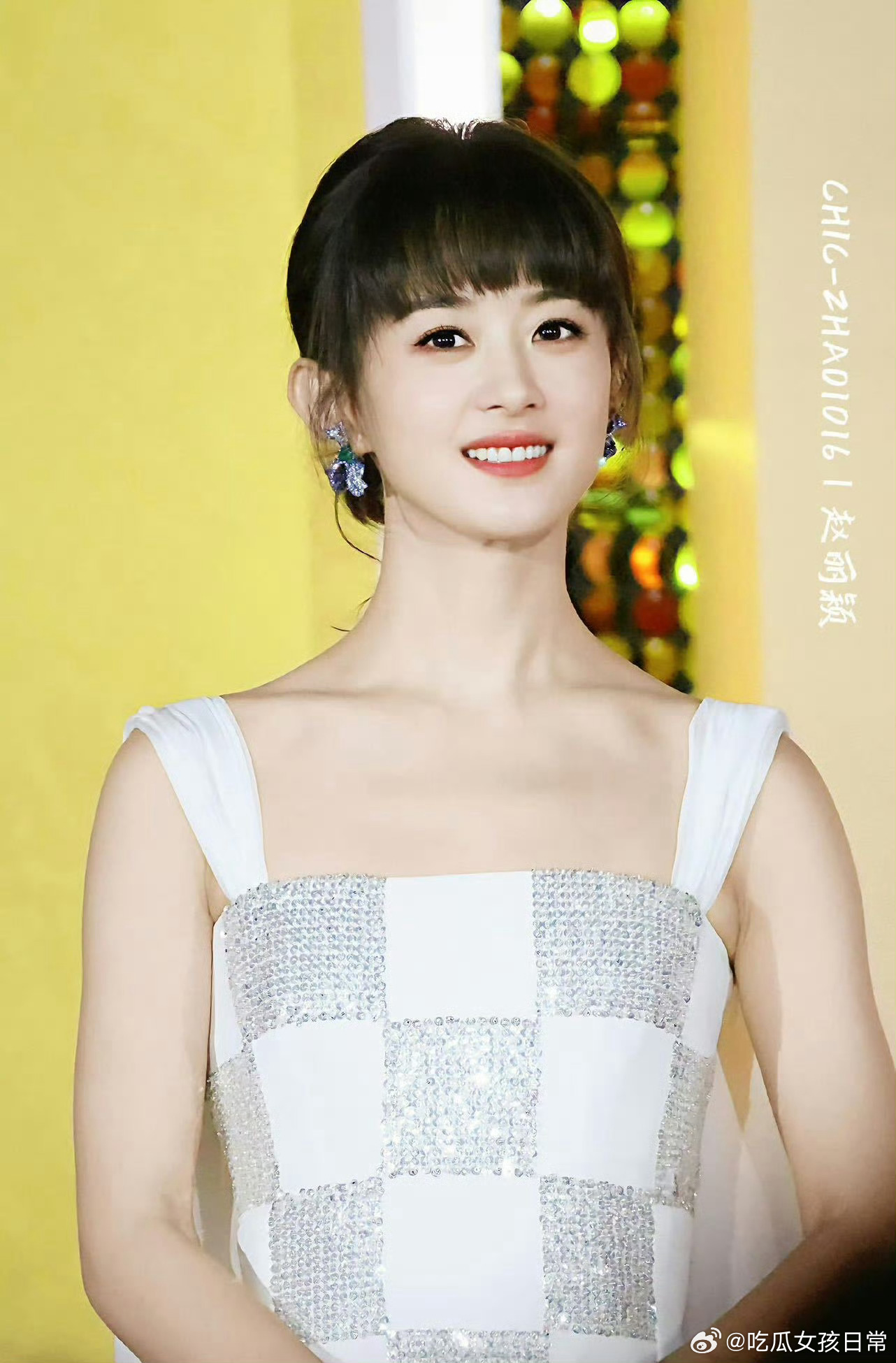 赵丽颖活动饭拍图，今日份的乖巧萌～今天的赵丽颖梦回明兰了