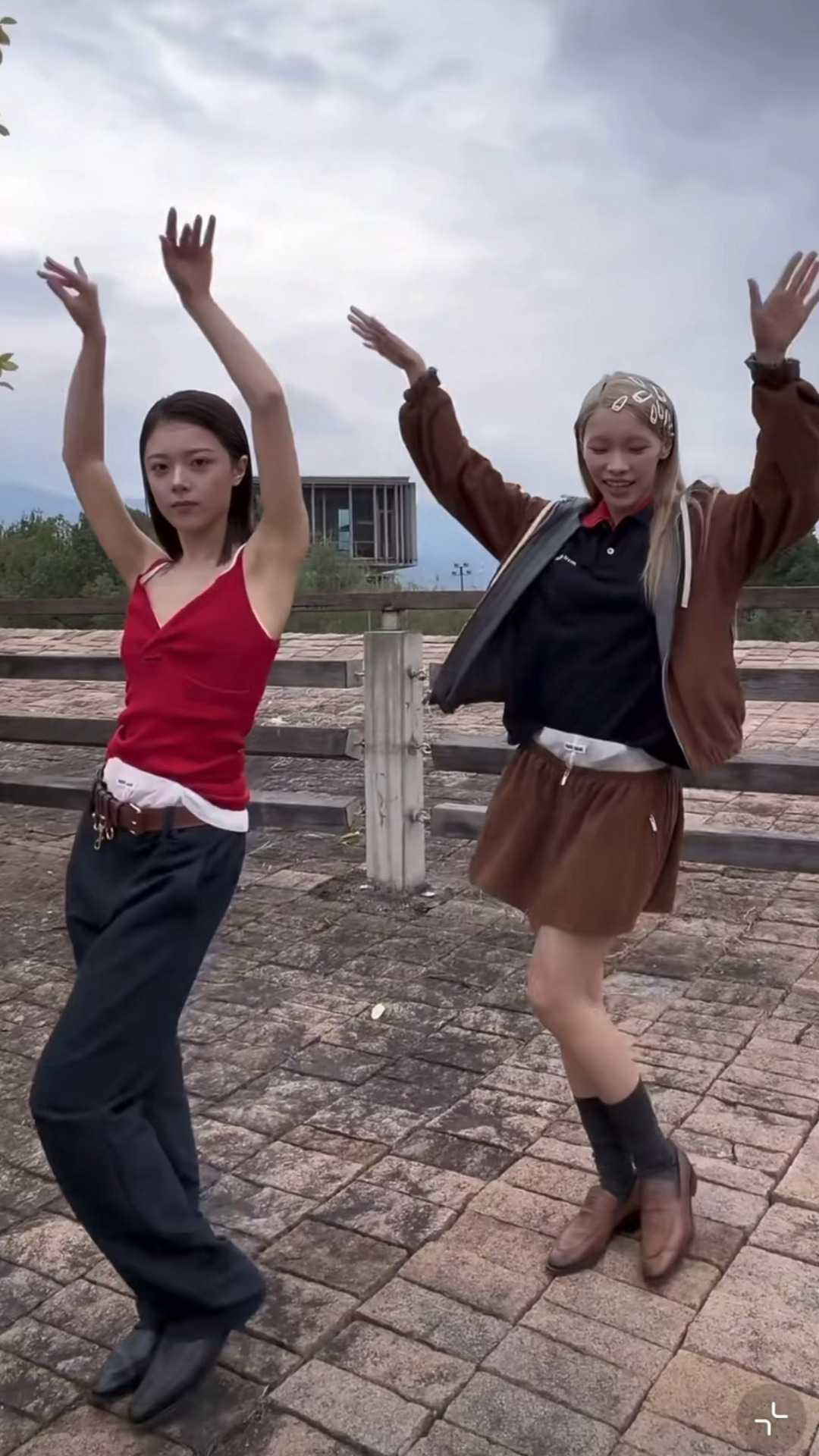 哎呦这个麦麦跳舞了！好看多跳！赵今麦刘柏辛合跳赵今麦刘柏辛双人cha