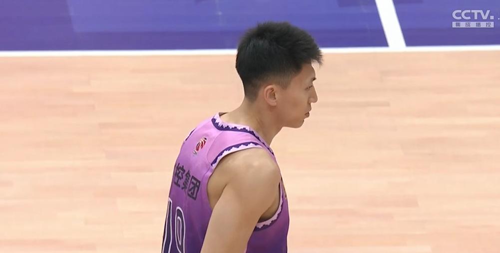 广厦男篮客场85-98不敌北控，5连胜遭终结！孙铭徽和胡金秋各得20分，但无奈北