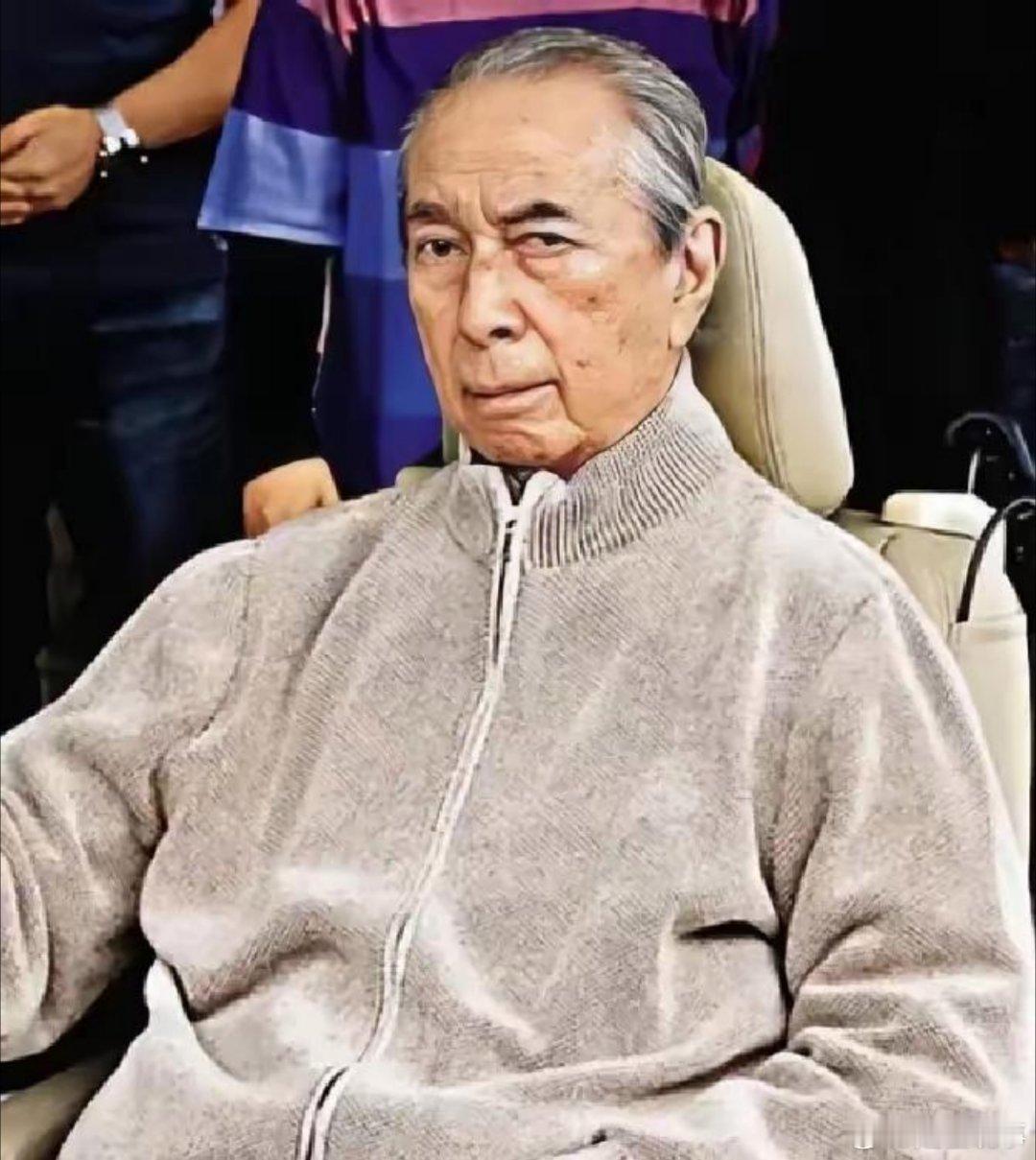 何鸿燊是个谜！2009年，88岁何鸿燊各脏器就已衰竭，但他直到2020年才死亡，