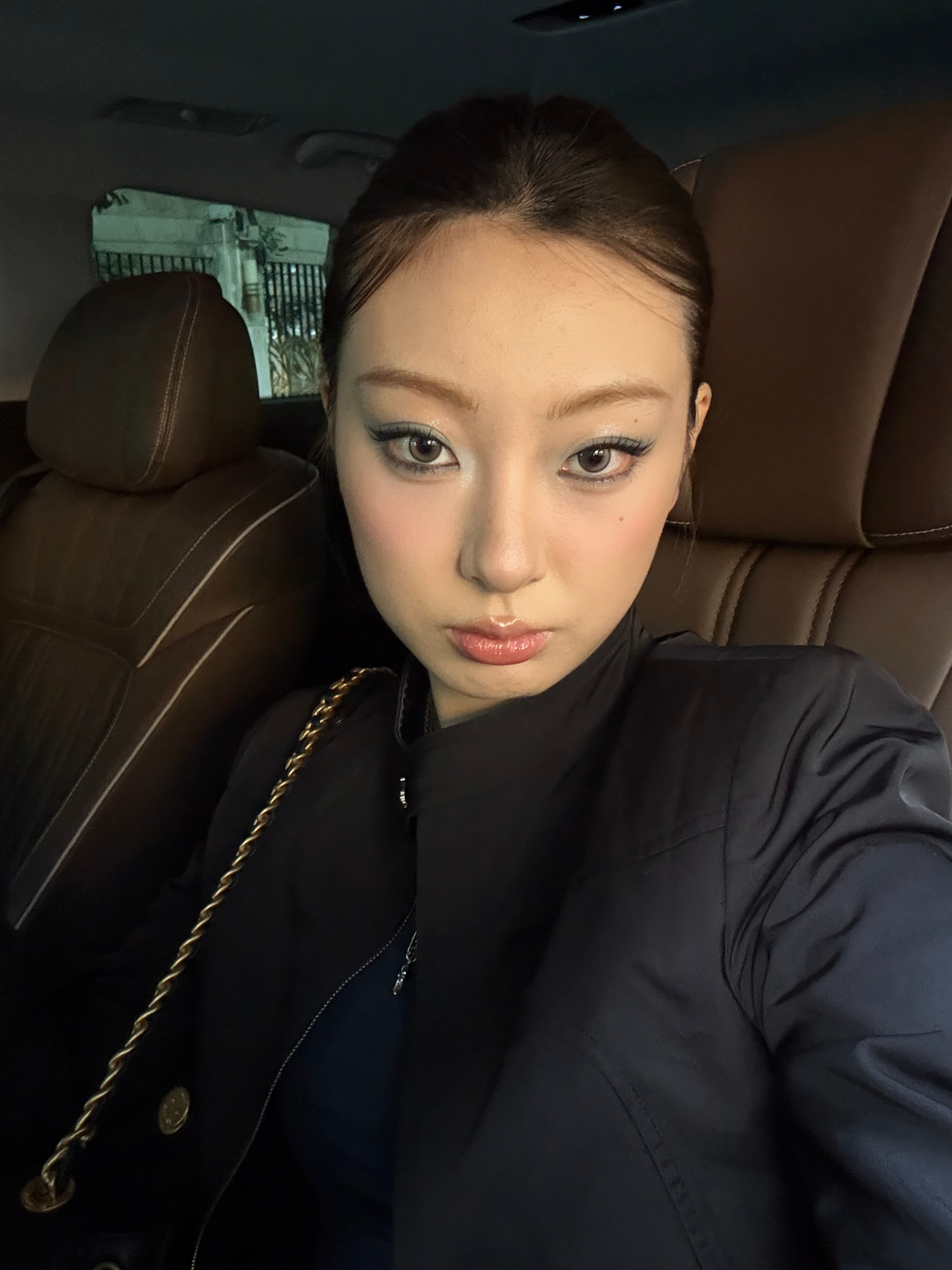 昨天我朋友给我们报名了一个博美聚会 去给保镖做了帽子 还没来得及给女王做 这一趴