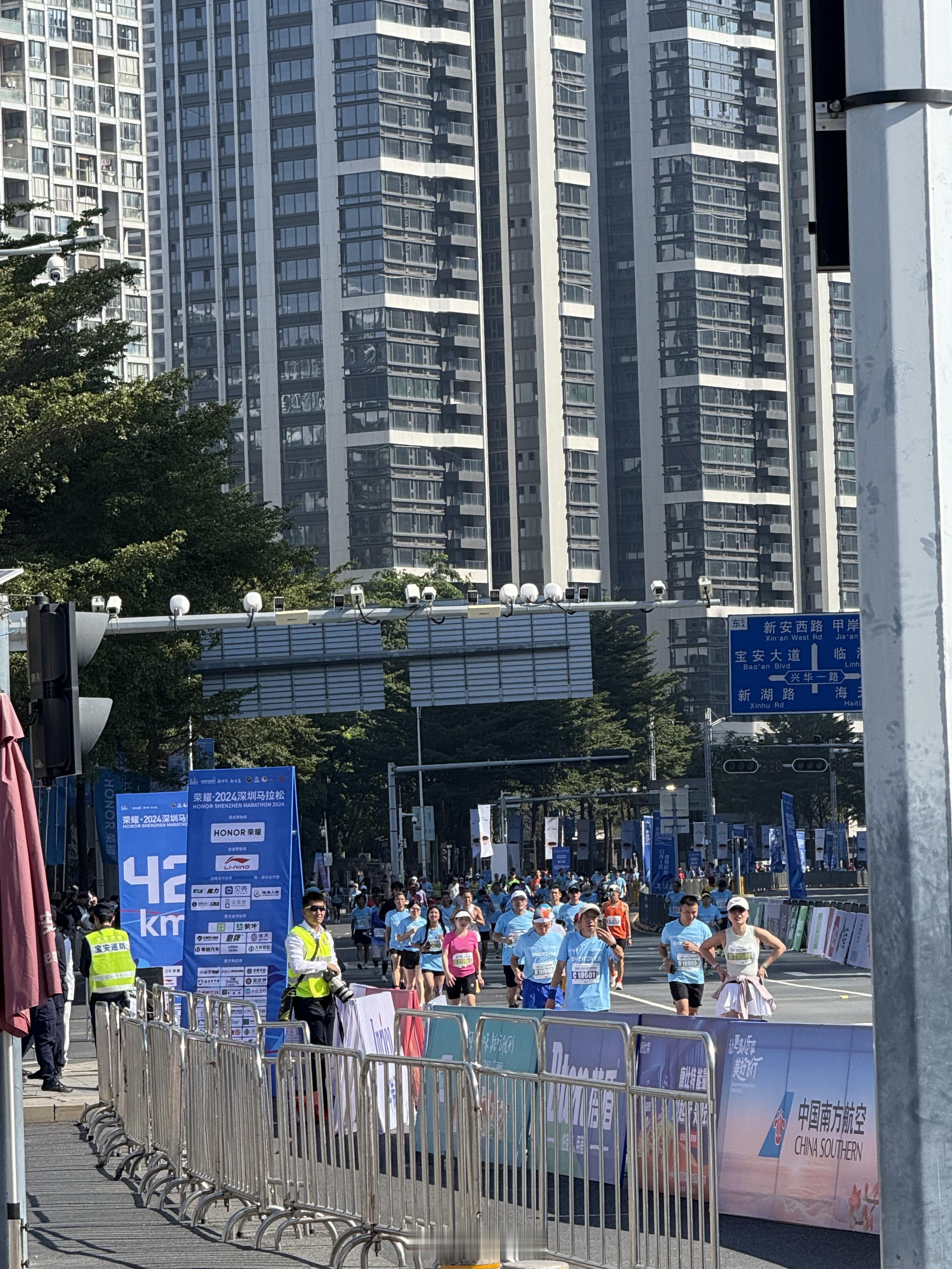 下午三点了，还有选手在跑[允悲]  