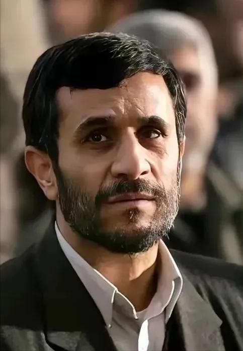 历史性一刻！伊朗连夜飞抵伊斯兰堡，美伊首次直面和谈正式落地

当地时间4月11日