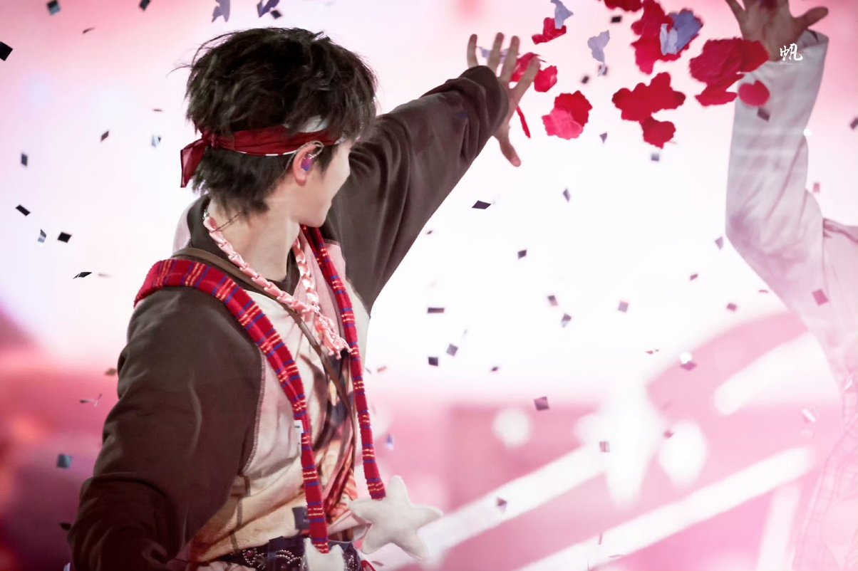 朱志鑫撒花神图朱志鑫撒花 朱志鑫撒花，神图有了 