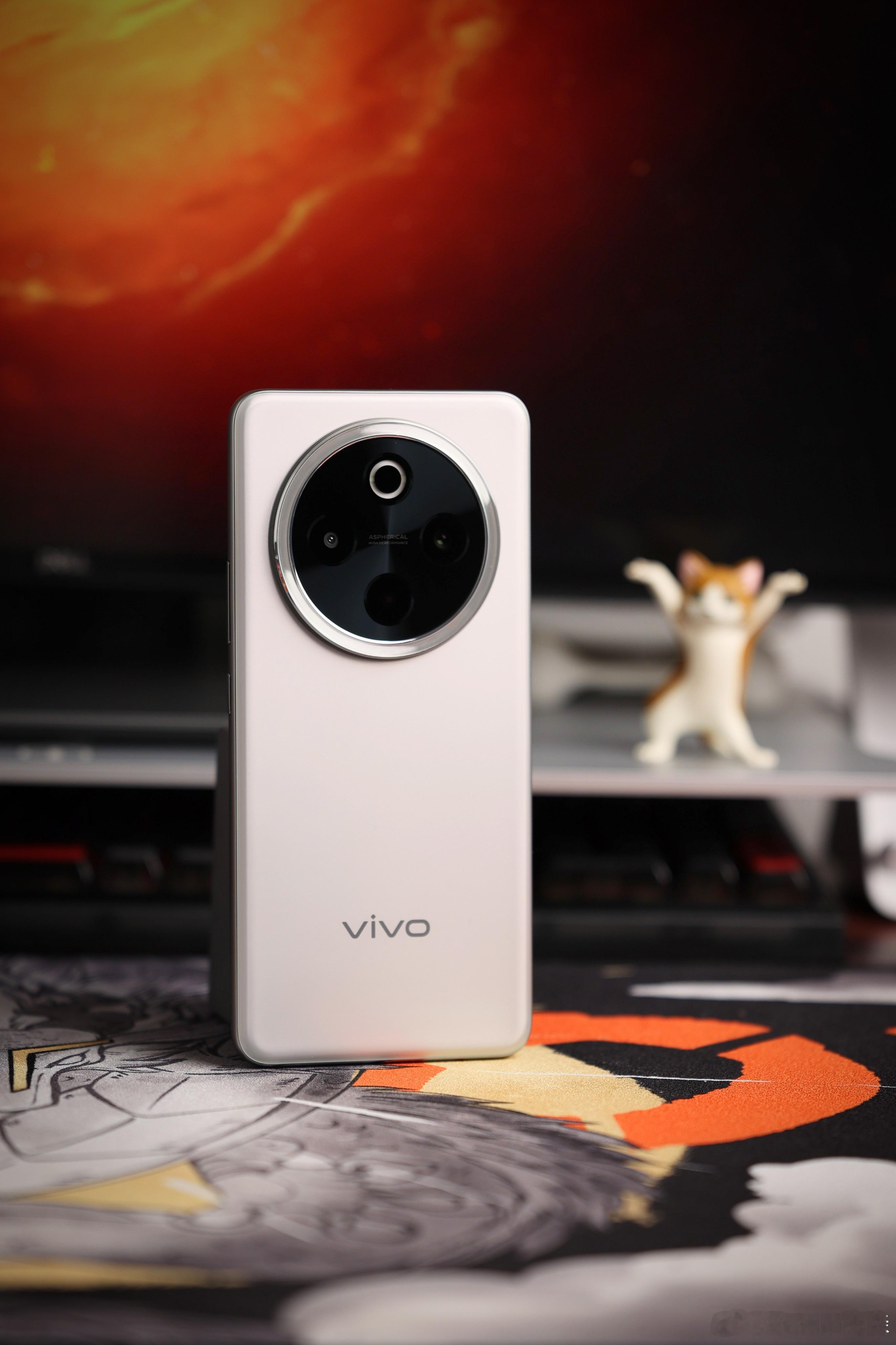 vivo Y300 Pro这台产品外观感觉有受到去年华为Mate60系列大卖的启