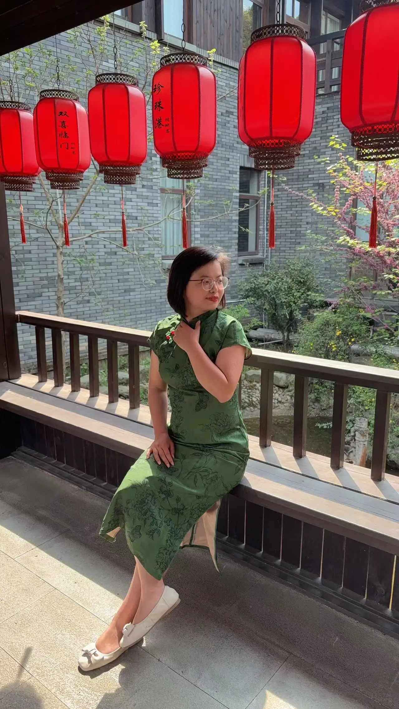 见过花开的人，才懂风的温柔