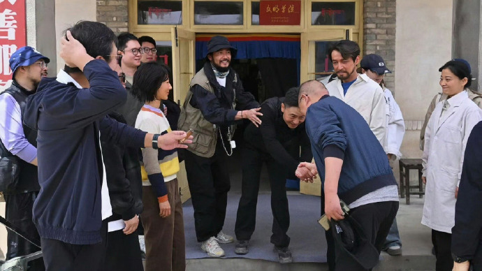 爱奇艺领导探班杨紫生命树爱奇艺的领导们探班生命树 超暖！爱奇艺领导现身《生命树》