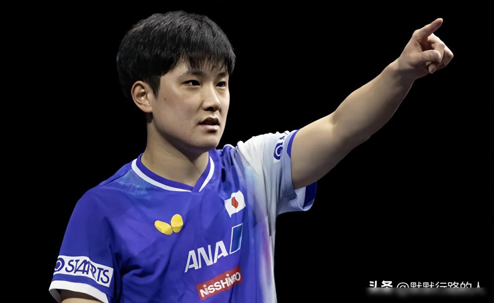 还有俩小时，WTT重庆冠军赛的焦点半决赛就开打。
19岁国乒小将温瑞博，是本届