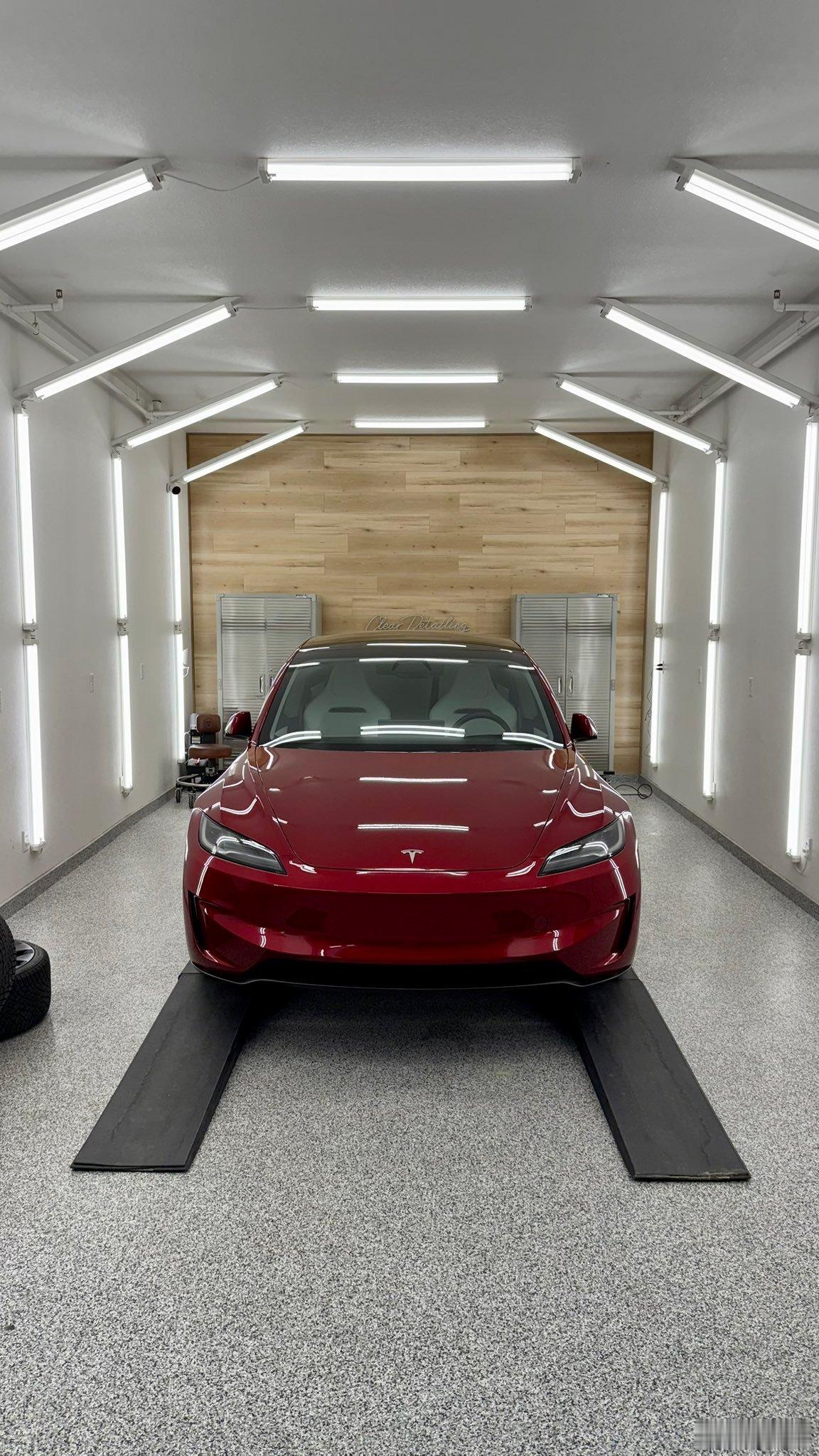 还是得特斯拉model3performance 帅到掉渣！！！ ​​​