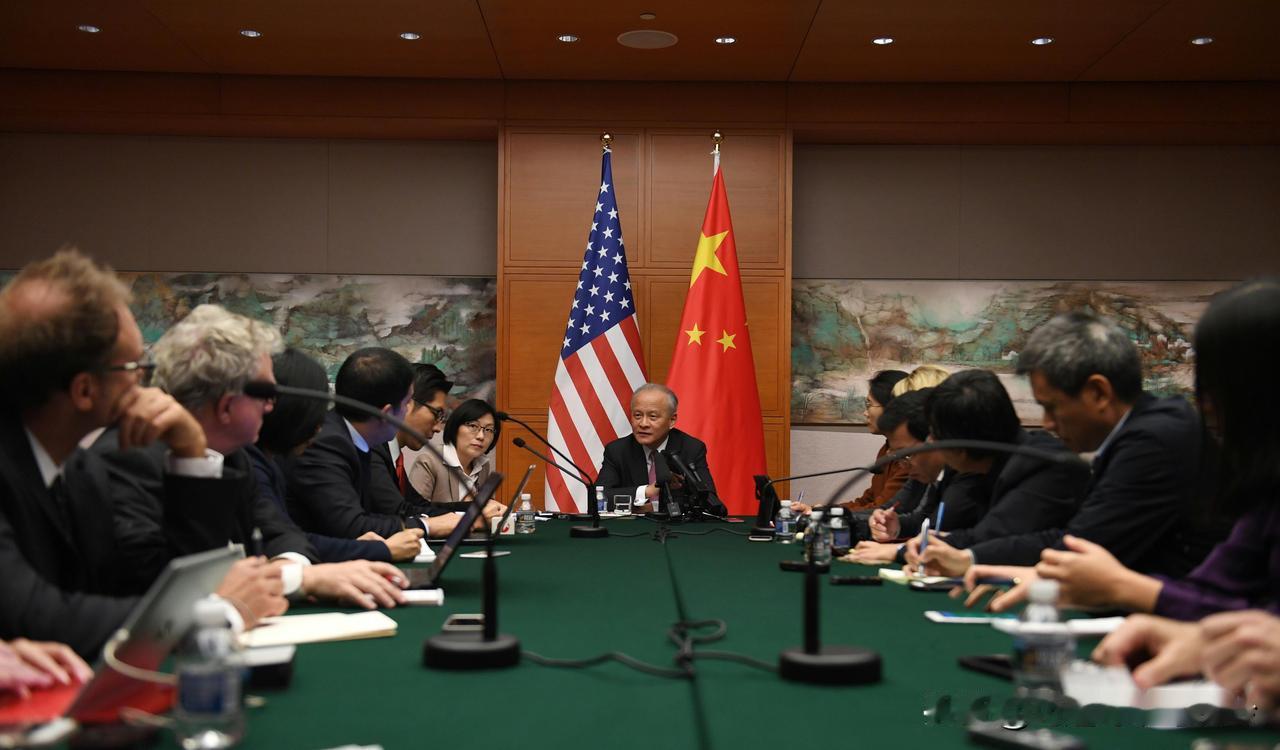 特朗普访华：大国会晤的得与失、利与思
 
特朗普访华是中美关系波动期的关键元首会
