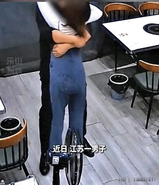 一个拥抱，五根肋骨骨折，外加一根骨裂。
这事儿要不是白纸黑字写着CT结果，真以为
