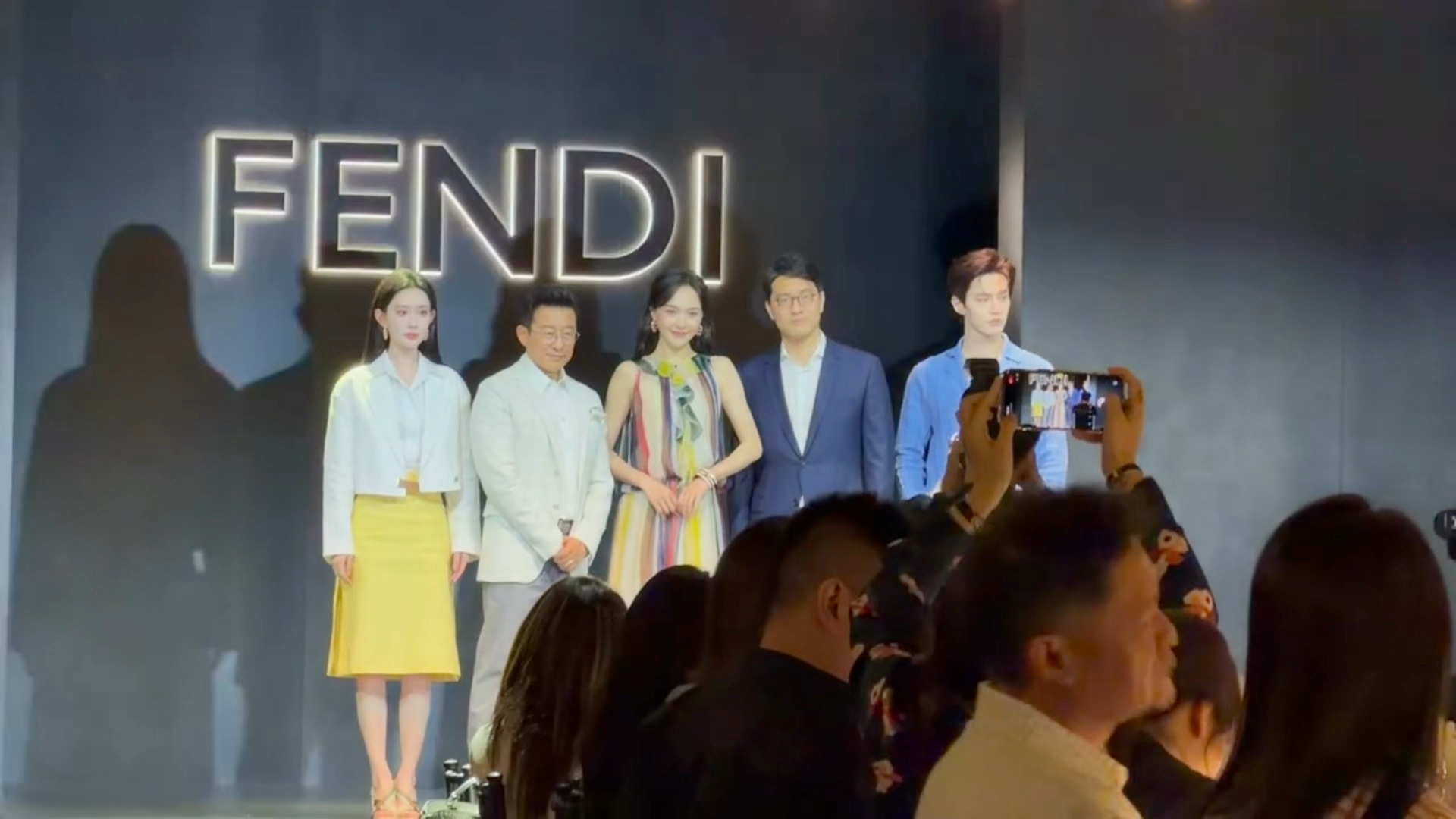 唐嫣、孟子义、何与晚宴同框合影唐嫣孟子义何与晚宴合影唐嫣孟子义何与同框合影