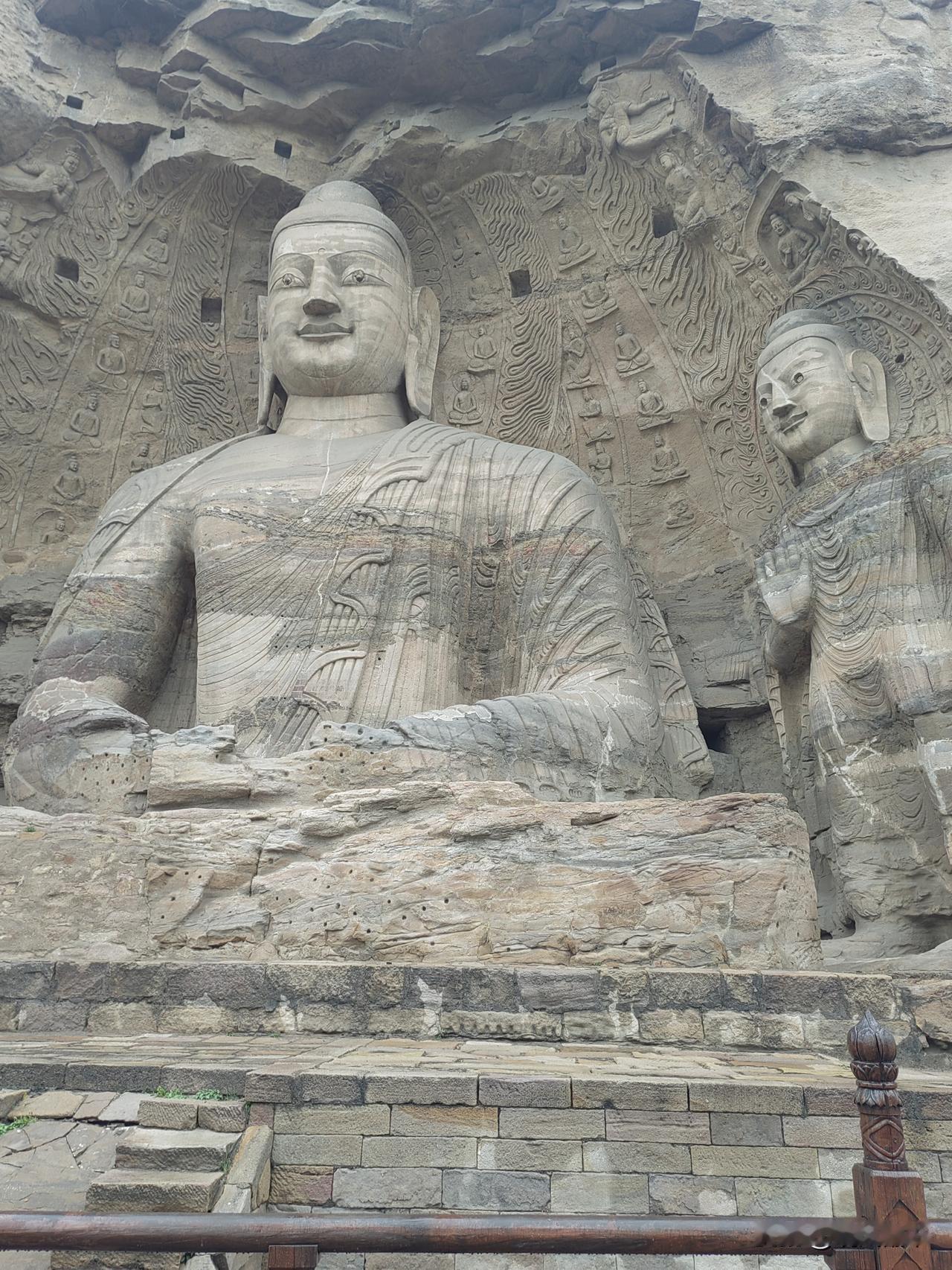 我在雨天等你来


塞外的气候向来变幻莫测，前往看它的途中，气温骤降至零度，体感