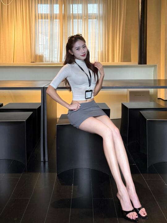 𝓘𝓷 𝓦𝓱𝓲𝓽𝓮👩‍🏫💼