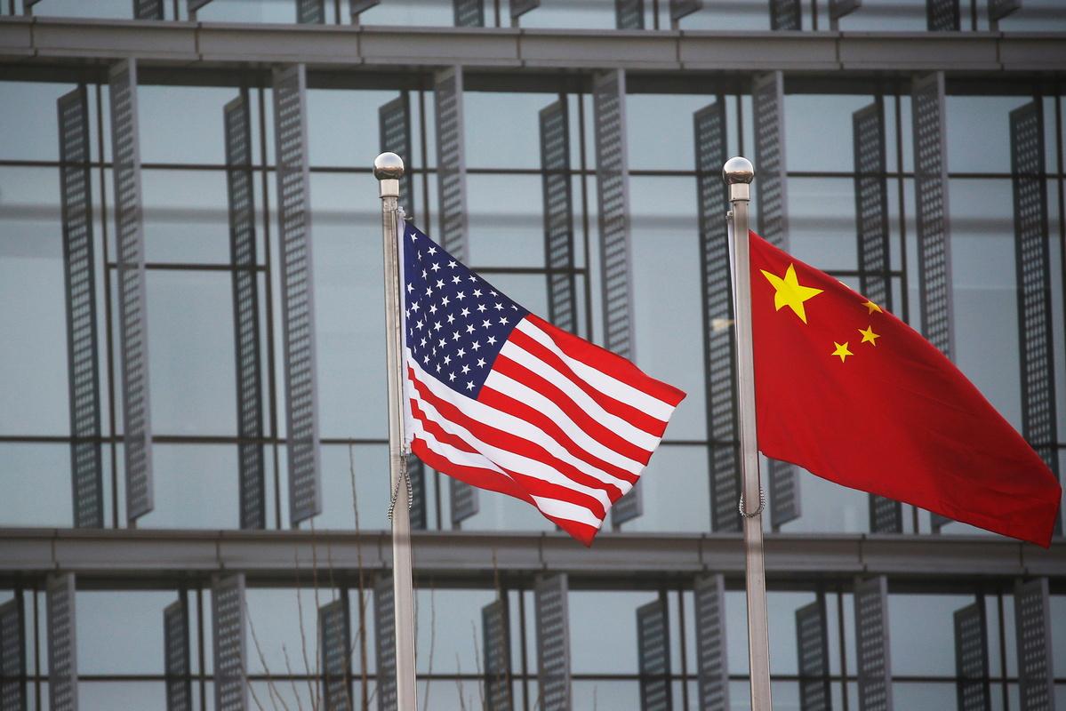 坦率地说，我个人还是非常佩服美国总统特朗普的，注意，是佩服而不是崇拜。毕竟，他对