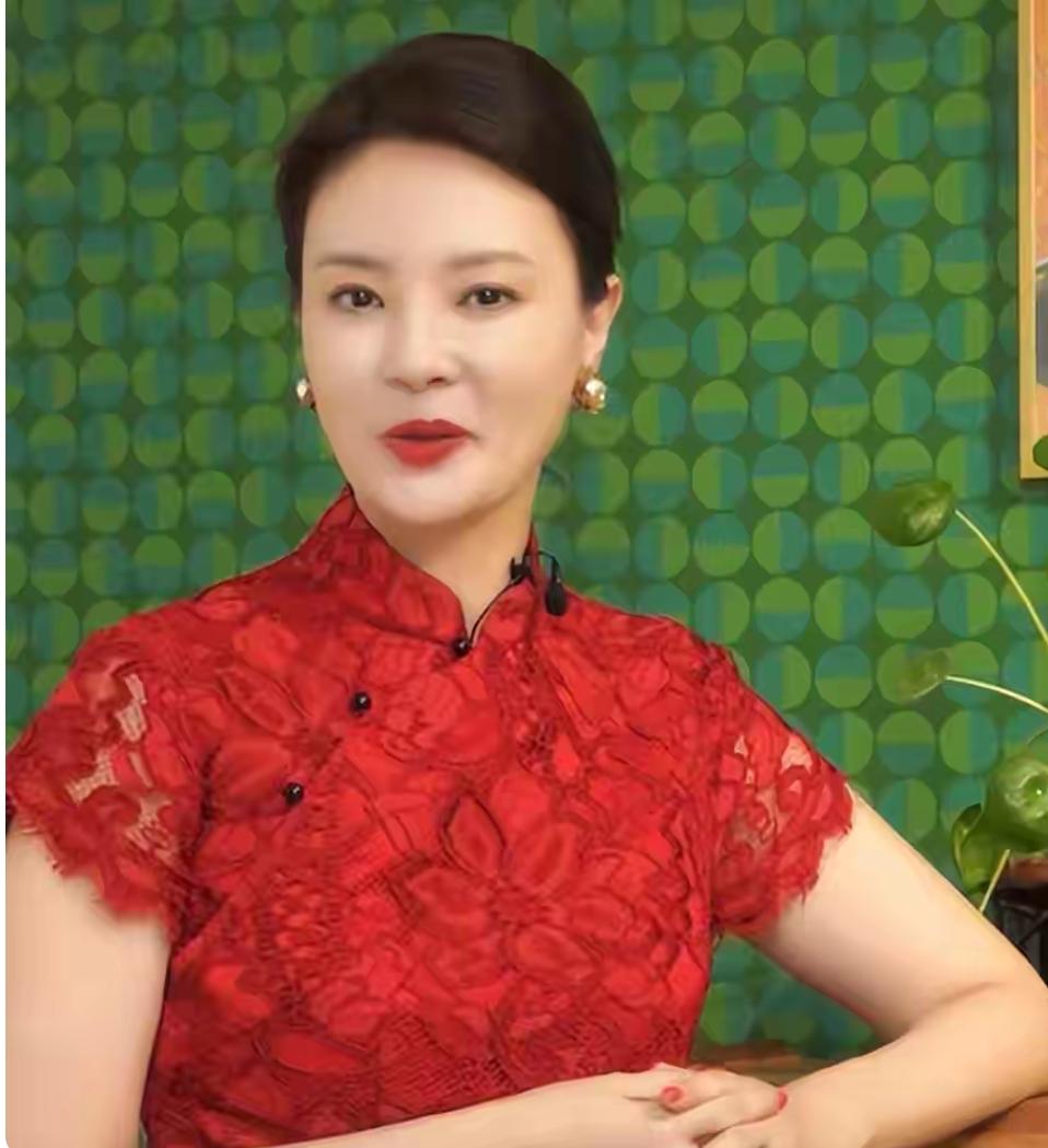 央视最惨女主持：男友被判死缓，丈夫惨死狱中，现在48岁依旧单身
娱乐 明星