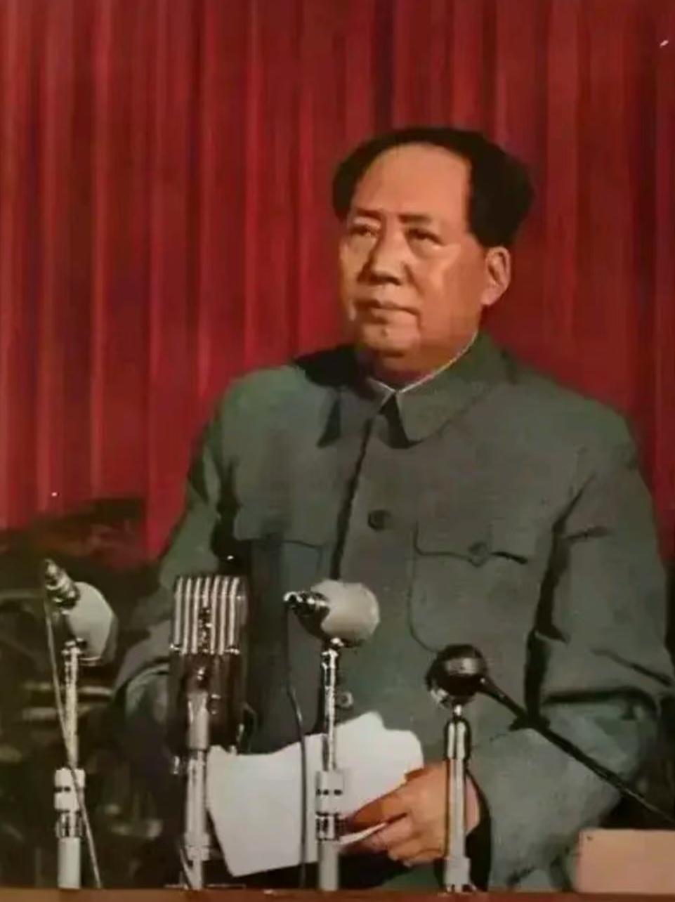 七十多年前伟人一句警示，如今落马贪官全都踩中，远见让人敬佩。

回看百年党史，总