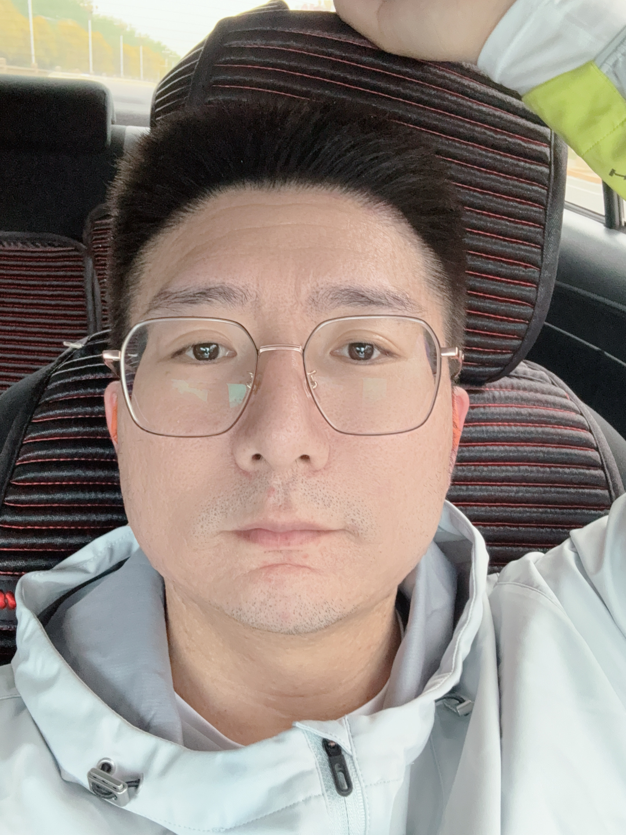 170斤了，最近就感觉好累，好乏。被老爸拉着跑了半个小时，出了汗，浑身很舒服。新