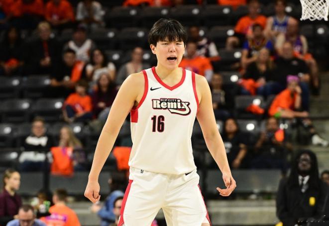 12月4日讯 开拓者官方宣布，将杨瀚森下放至G联盟撕裂之城混音，他可以出战明日主