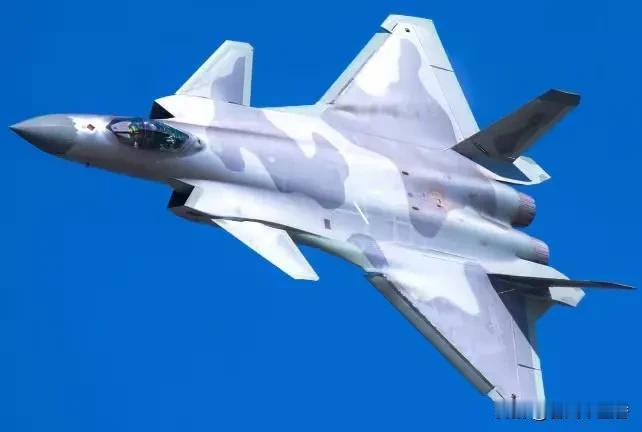 美媒爆料埃及与中国歼 - 20采购谈判进入实质阶段，这消息一出来就像颗炸弹。从2