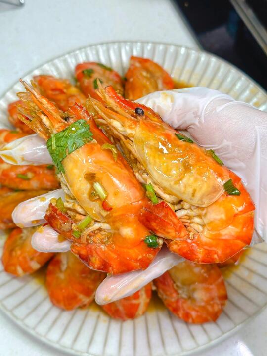 姐做虾的手艺，真的不要太绝啊🫕💥