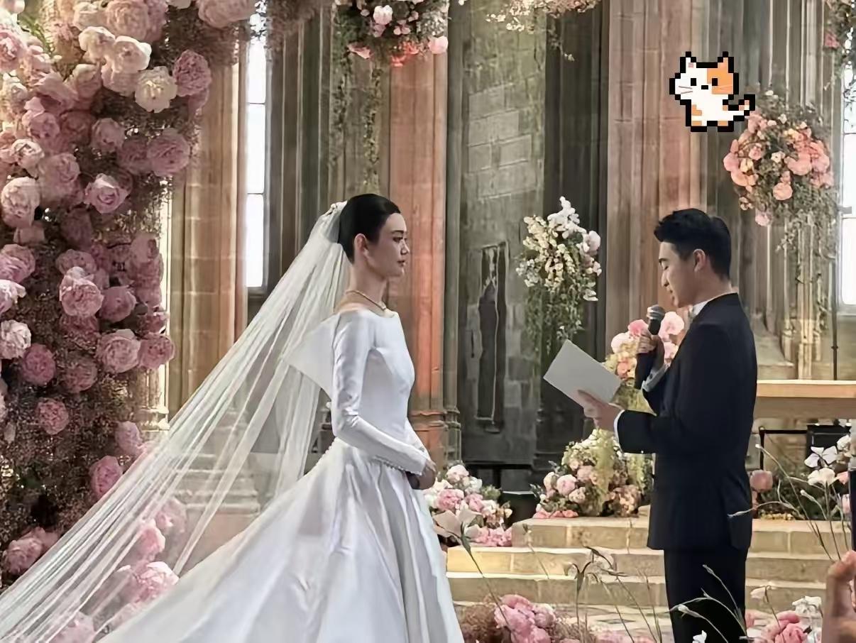 何猷君婚礼上的誓词把我笑不活了。他把《公祷书》经典誓词“无论顺境或逆境、富裕或贫