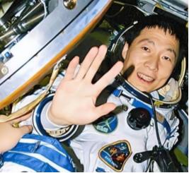 杨利伟为什么后来再也没有登天？其实，他能够活着回到地球就已经是万幸，在他攀登太空