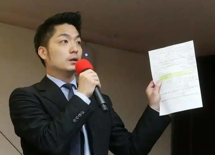 岛上传来消息，台北市市长、蒋介石的曾孙蒋万安曾公然表示，自己绝对不可能去选下一任
