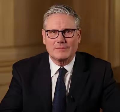 英国首相斯塔默警告，即便霍尔木兹海峡重新开放，英国的经济危机和生活成本冲击仍将持