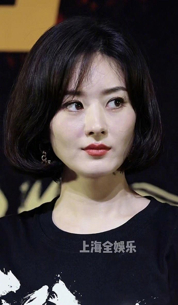 赵丽颖也没有躲过中年发腮的规律 ​​​