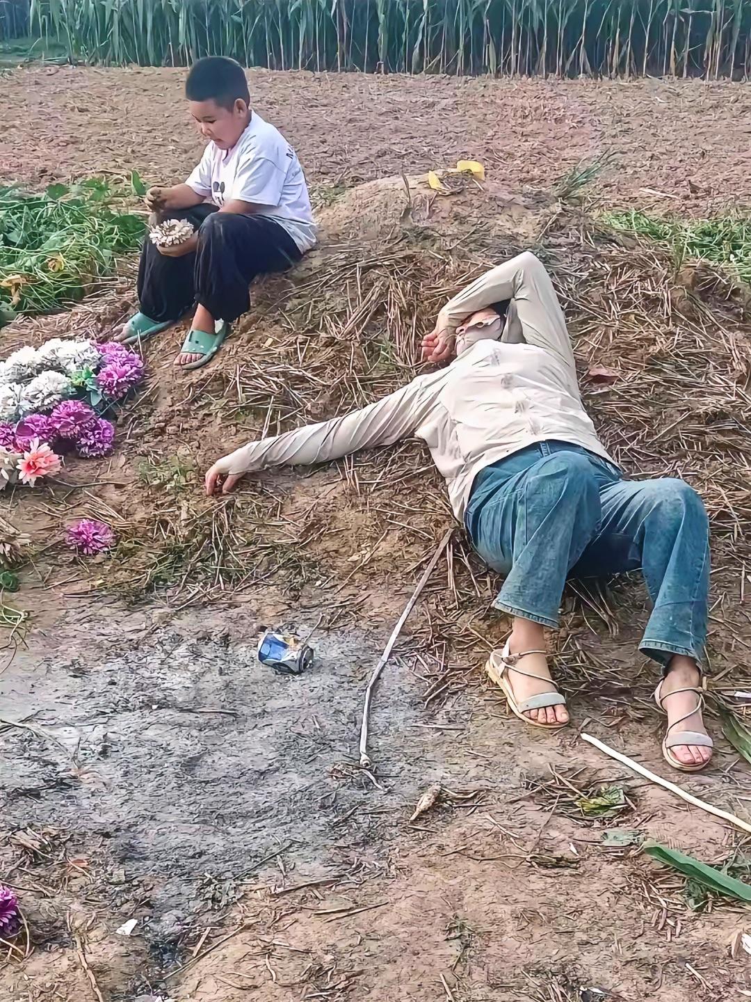 泪目了，
丈夫意外离世整整三个月，
妻子突然在梦里听到他熟悉的声音：

“想你和