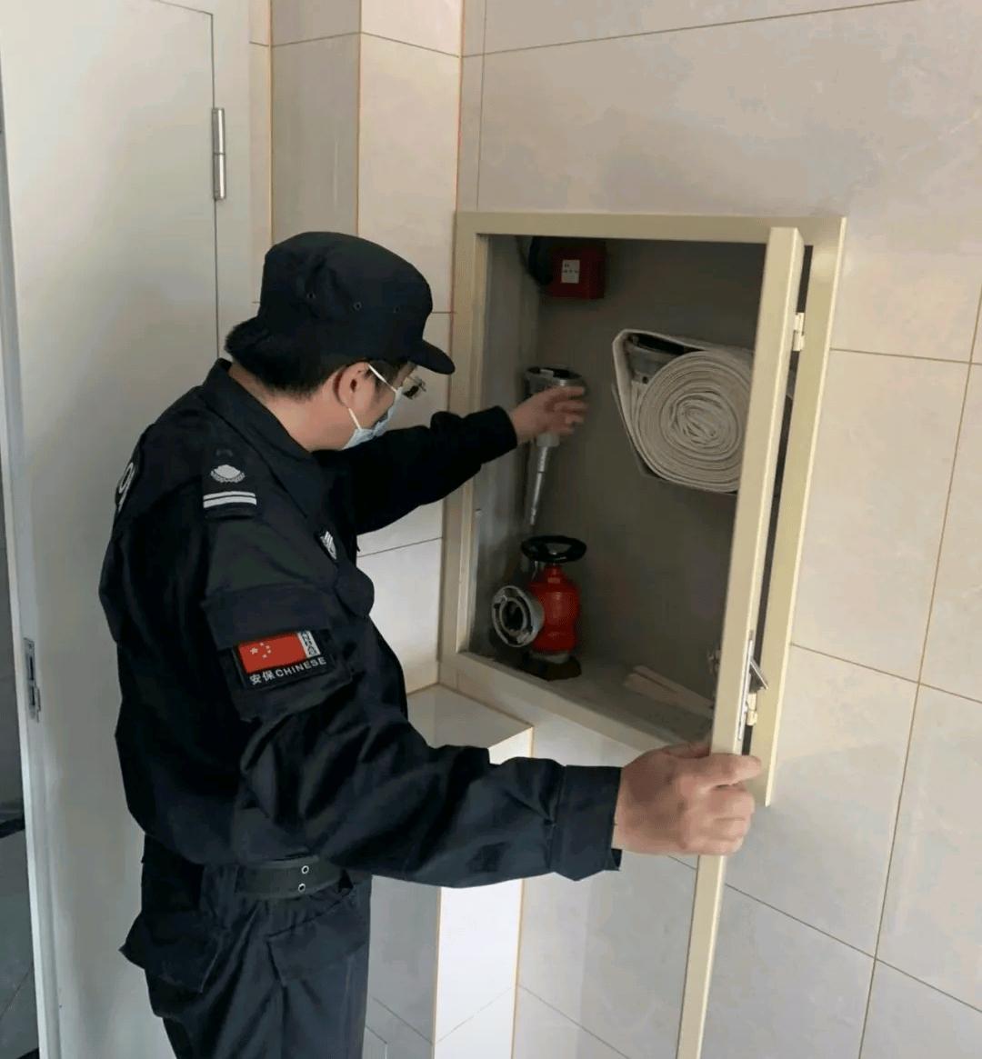 经常听到有人说：现在的小区摄像头全覆盖，到处都是无死角监控，小偷小摸早就绝迹了，