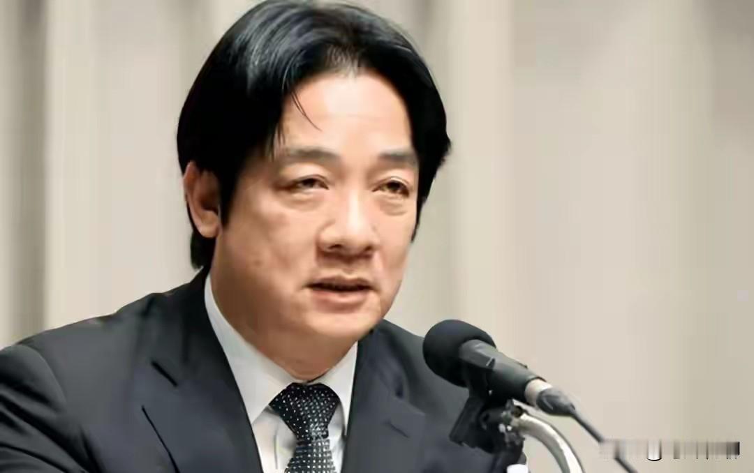 看看，赖清德又发豪言壮语，说今年台湾全年的经济成长率，有望超越5%。亚洲四小龙排