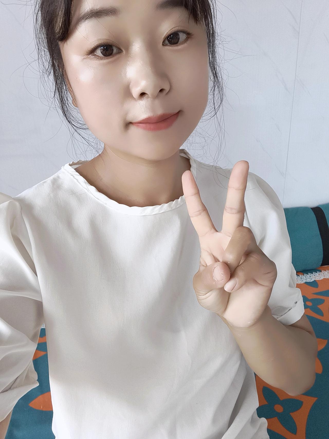 如果我真的成功脱离掉这个
只有柴米油盐，吵吵闹闹，只剩消耗的
日子，以后再也不轻